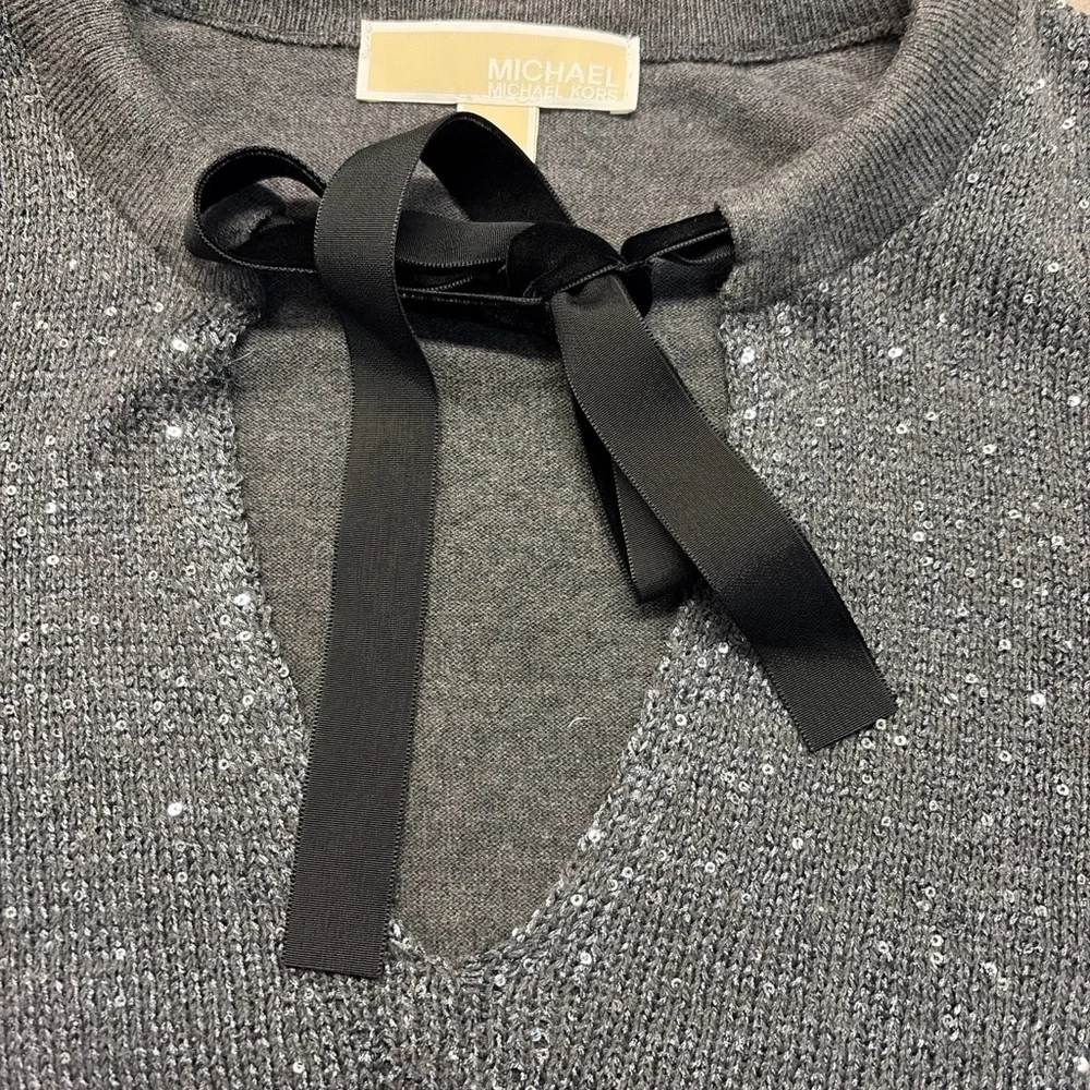 Michael Kors Gray V-Neck Sweater with Bow 1706